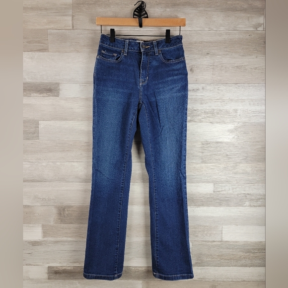 L.L.Bean Classic Fit Straight Jeans Women's Size 2 - Picture 2 of 15